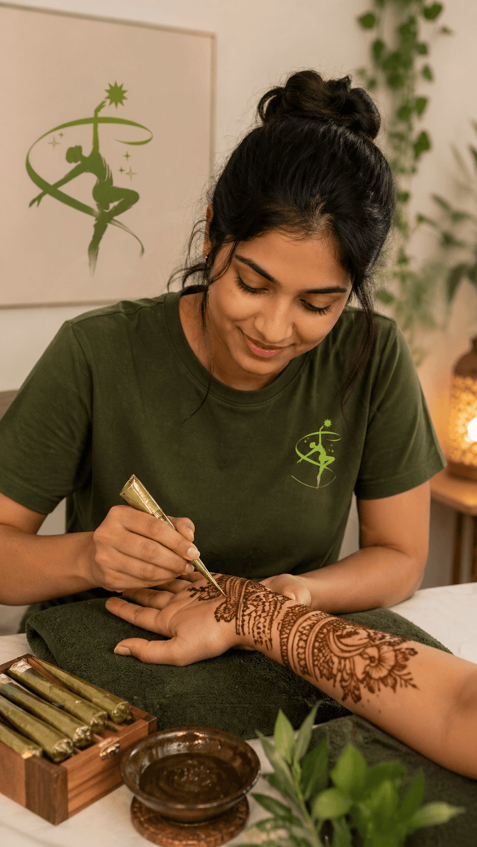 Mehendi course in practice